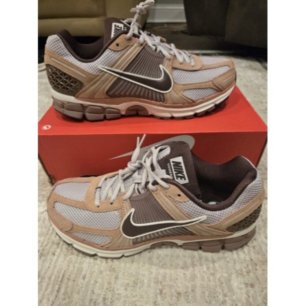 Nike Zoom Vomero 5 Men’s Mens 11 Dusted Clay/Earth HF1553 200 Fast Ship